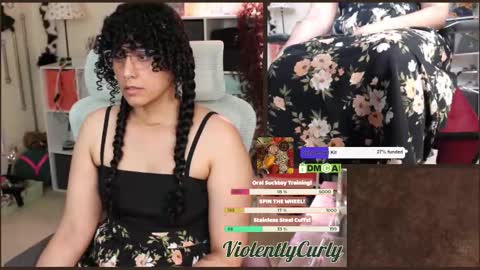 Snapshot of violentlycurly chatting on 11-12-25, 11:14 Curly the Coin Operated Toy online show from 11-12-25, 11:14