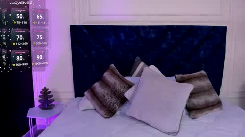 Snapshot of violet0333 chatting on 02-12-26, 06:36 Violet online show from 02-12-26, 06:36