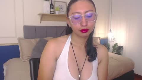 V I O L E T  online show from 04-14-26, 02:12