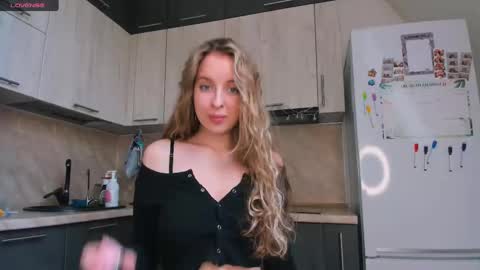 Violet online show from 02-25-25, 01:39