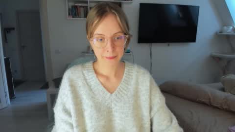 Violet online show from 10-07-25, 12:24