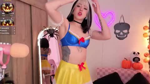 Snapshot of violet_ch chatting on 10-31-25, 09:16 violet online show from 10-31-25, 09:16