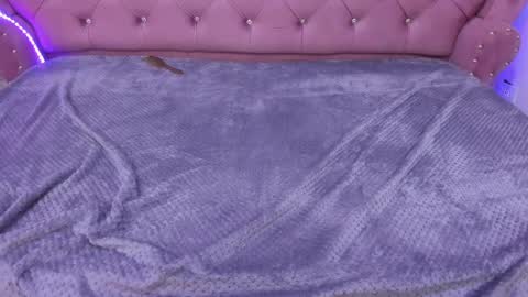      online show from 03-06-25, 04:07