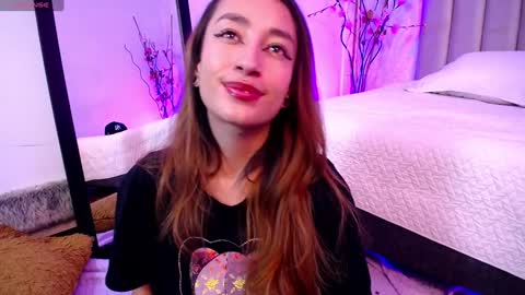 Violet Jones online show from 12-22-24, 02:16