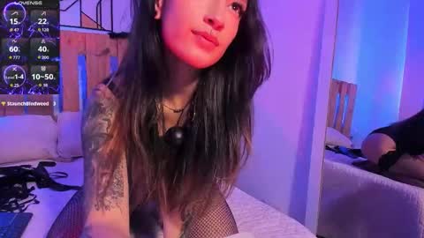 Snapshot of violet_jonesss chatting on 02-10-26, 03:27 Violet Jones online show from 02-10-26, 03:27