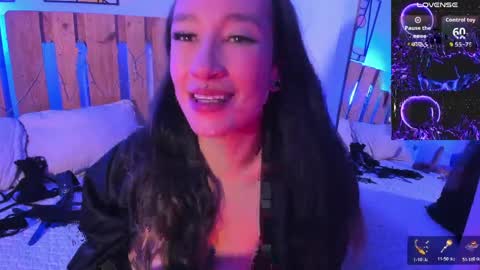 Snapshot of violet_jonesss chatting on 04-06-26, 05:03 Violet Jones online show from 04-06-26, 05:03