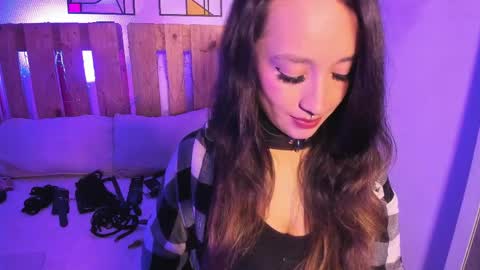 Snapshot of violet_jonesss chatting on 04-09-26, 03:50 Violet Jones online show from 04-09-26, 03:50