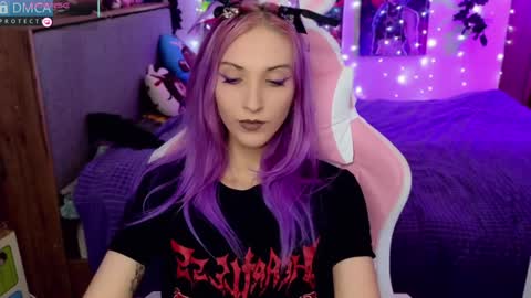 Snapshot of violet_noir_ chatting on 01-22-25, 07:35 Deya online show from 01-22-25, 07:35