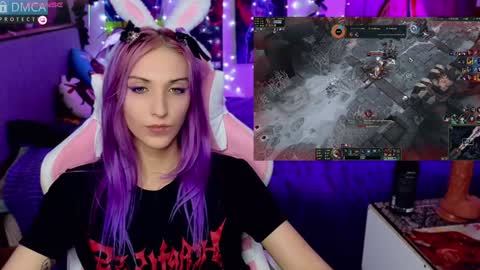 Snapshot of violet_noir_ chatting on 01-22-25, 10:40 Deya online show from 01-22-25, 10:40