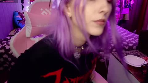 Snapshot of violet_noir_ chatting on 01-28-25, 09:51 Deya online show from 01-28-25, 09:51