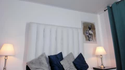 Snapshot of violet_queen2 chatting on 09-23-25, 05:49 Mary online show from 09-23-25, 05:49