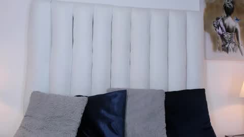 Snapshot of violet_queen2 chatting on 01-18-26, 07:17 Mary online show from 01-18-26, 07:17