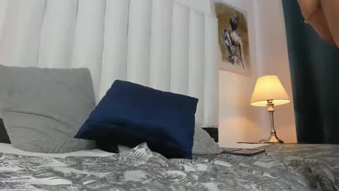 Snapshot of violet_queen2 chatting on 03-22-26, 06:55 Mary online show from 03-22-26, 06:55