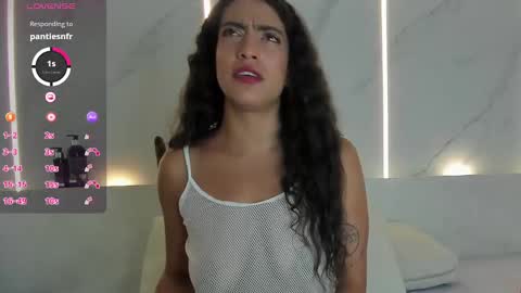 violet_roux online show from 09-18-25, 07:38