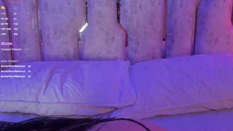 violet_sm online show from 10-18-25, 03:53