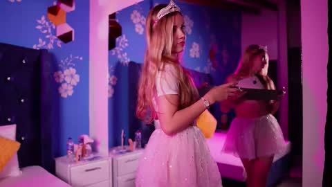 Snapshot of violet_smith01 chatting on 10-26-25, 12:55 violet_smith01 online show from 10-26-25, 12:55