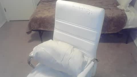 Snapshot of violet_winter97 chatting on 01-08-25, 01:21 violet_winter97 online show from 01-08-25, 01:21