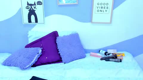 Snapshot of violeta_1404 chatting on 11-14-25, 01:43 violeta_1404 online show from 11-14-25, 01:43