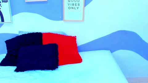 Snapshot of violeta_1404 chatting on 12-04-25, 12:47 violeta_1404 online show from 12-04-25, 12:47