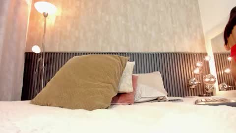 violeta fowler online show from 10-24-25, 05:48