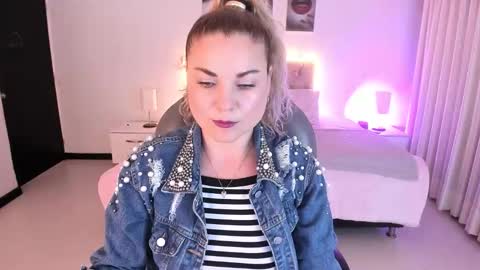 Snapshot of violeta_hotter_ chatting on 11-09-25, 10:57 violeta_hotter_ online show from 11-09-25, 10:57