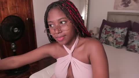 violeta_ruiz_ online show from 03-05-25, 04:46