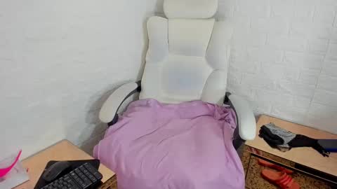 Viollet online show from 02-05-25, 04:47