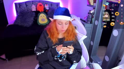 Snapshot of violetaarey chatting on 12-24-24, 12:44 Violeta Help me reach 150 thumbs up online show from 12-24-24, 12:44