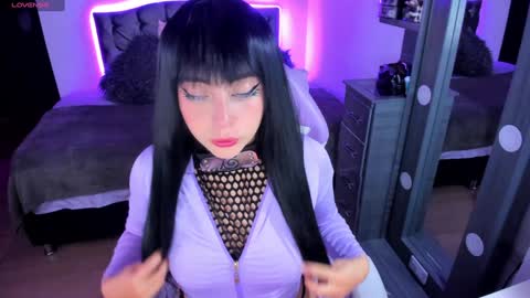 Snapshot of violetaarey chatting on 01-24-25, 01:03 Violeta Help me reach 150 thumbs up online show from 01-24-25, 01:03