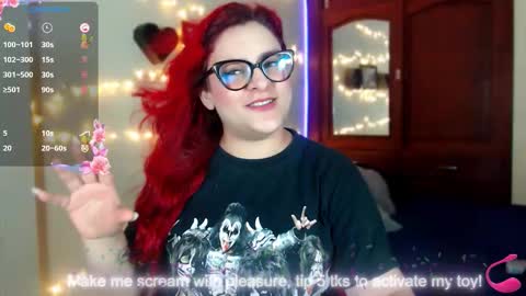 Snapshot of violetabitch chatting on 11-18-25, 01:22 Violetta Morningstar online show from 11-18-25, 01:22