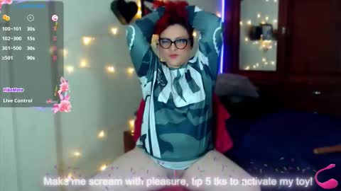 Snapshot of violetabitch chatting on 11-19-25, 04:01 Violetta Morningstar online show from 11-19-25, 04:01