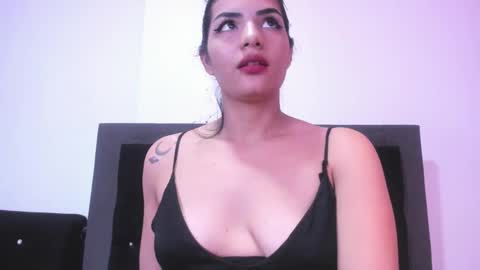 VioletaDums online show from 01-28-25, 05:32