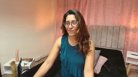 VIOLETA online show from 02-17-25, 06:59