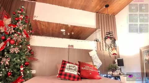 Violet online show from 12-15-25, 01:37