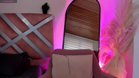 Snapshot of violetcollins_ chatting on 10-30-25, 07:36 Call me Violet online show from 10-30-25, 07:36