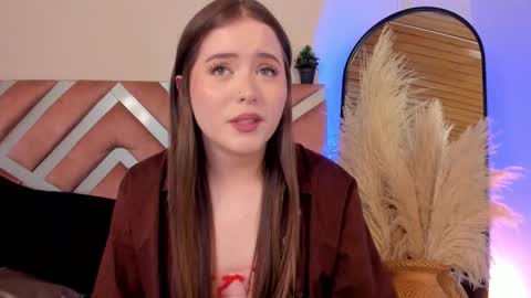 Snapshot of violetcollins_ chatting on 11-18-25, 07:29 Call me Violet online show from 11-18-25, 07:29