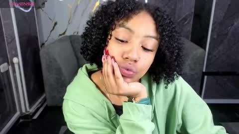 violeth_b online show from 11-01-25, 12:40