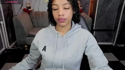 Snapshot of violeth_b chatting on 04-15-26, 01:18 violeth_b online show from 04-15-26, 01:18