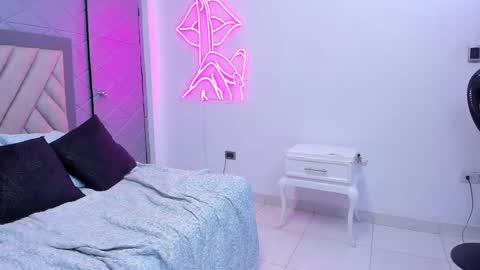 Violet Rousse online show from 01-27-25, 06:41