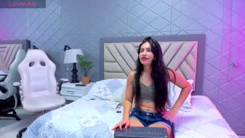 Violet Rousse online show from 02-20-25, 01:40