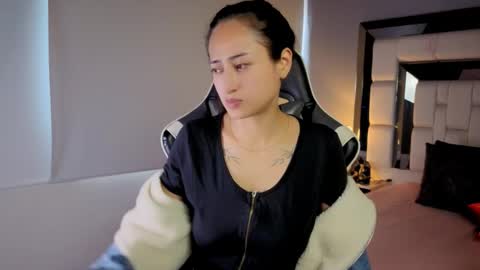 Snapshot of violetskinny chatting on 02-20-26, 09:04 violetskinny online show from 02-20-26, 09:04