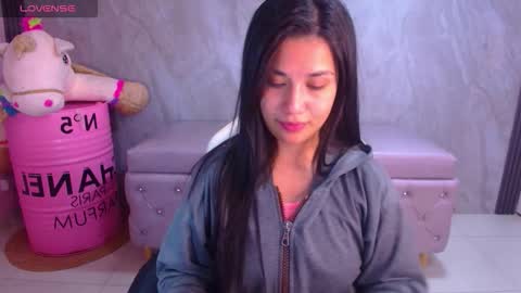 Violetta  online show from 12-18-25, 03:34