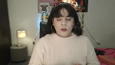 Snapshot of violettacam69 chatting on 01-23-25, 02:23 violettacam69 online show from 01-23-25, 02:23