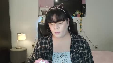 Snapshot of violettacam69 chatting on 01-24-25, 02:49 violettacam69 online show from 01-24-25, 02:49