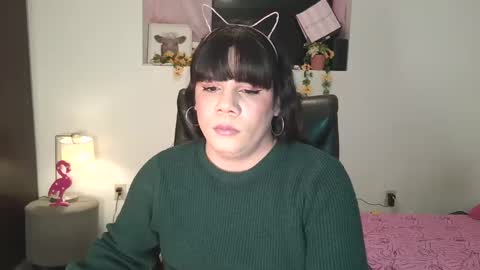 Snapshot of violettacam69 chatting on 02-20-25, 02:40 violettacam69 online show from 02-20-25, 02:40