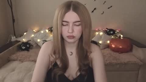 ViolettaOtis online show from 10-27-25, 09:57