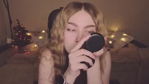 ViolettaOtis online show from 12-16-25, 02:33