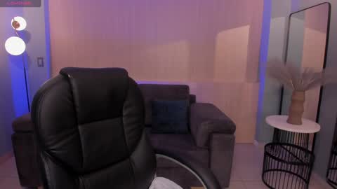 Violett Castel online show from 02-02-25, 05:26