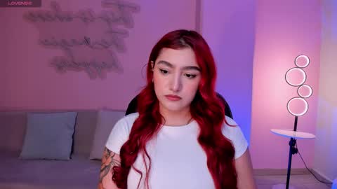 Violett Castel online show from 10-07-25, 07:11