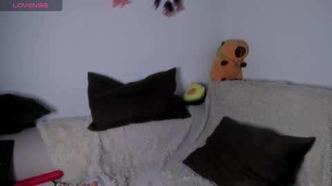 Violette  online show from 10-20-25, 10:43